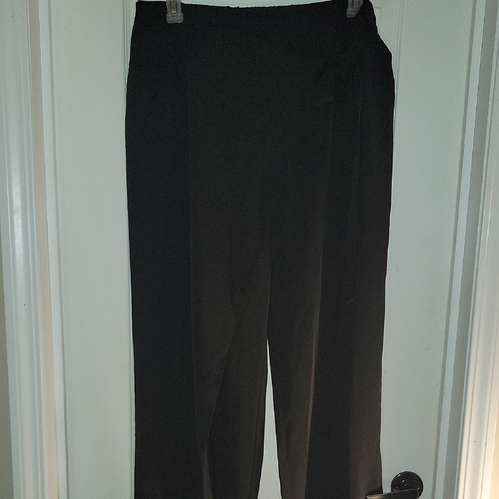 XL HALARA Black Pants with tie cover flap in front